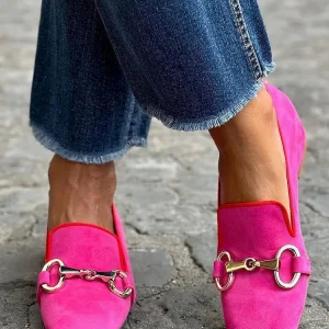 TRIST - MOCASSINS DE MULHER FLUORESCENTES COM DETALHE METÁLICO