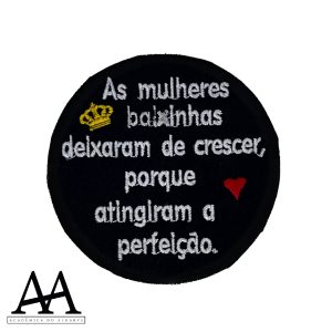 As Mulheres baixinhas deixaram de crescer porque atingiram a perfeição