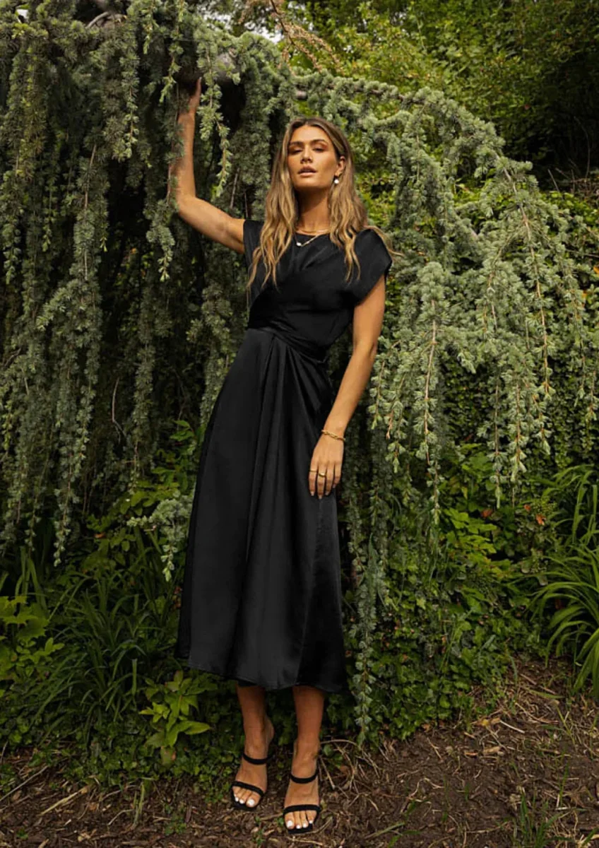 Kyra™ | Vestido de cetim elegante - Image 4