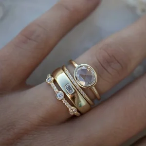 Conjunto de anéis vintage dourados
